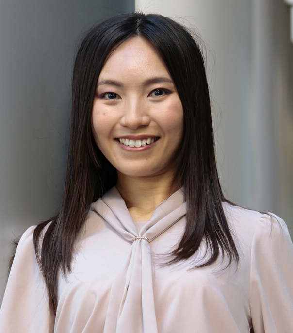 神 彩子